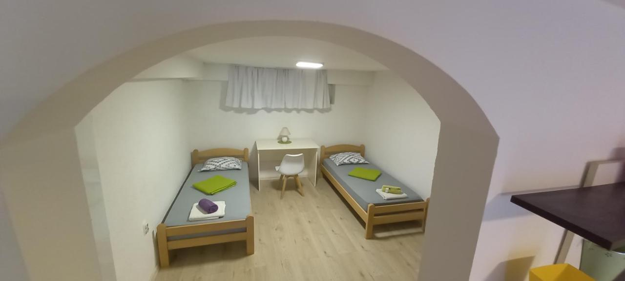 Jani Apartment City Skopje City ​​Center Buitenkant foto