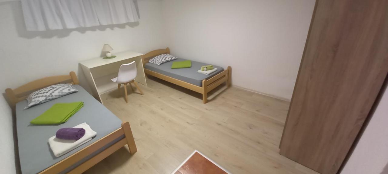 Jani Apartment City Skopje City ​​Center Buitenkant foto