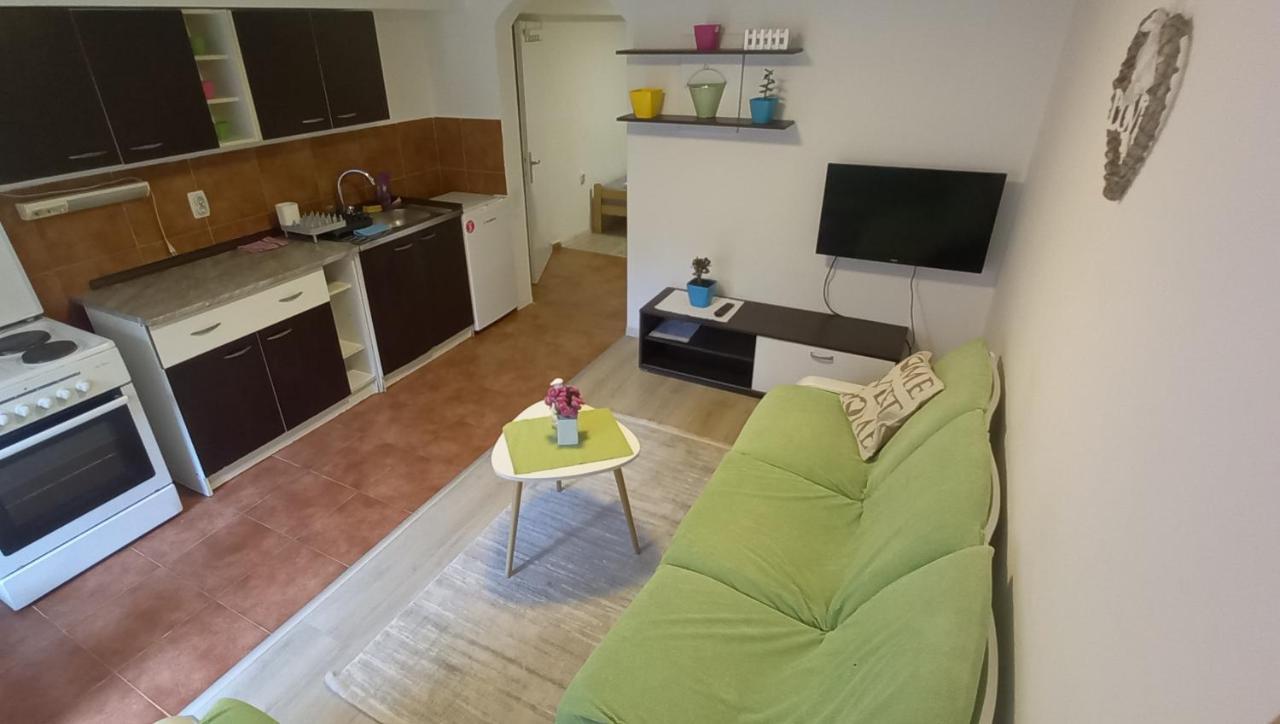 Jani Apartment City Skopje City ​​Center Buitenkant foto