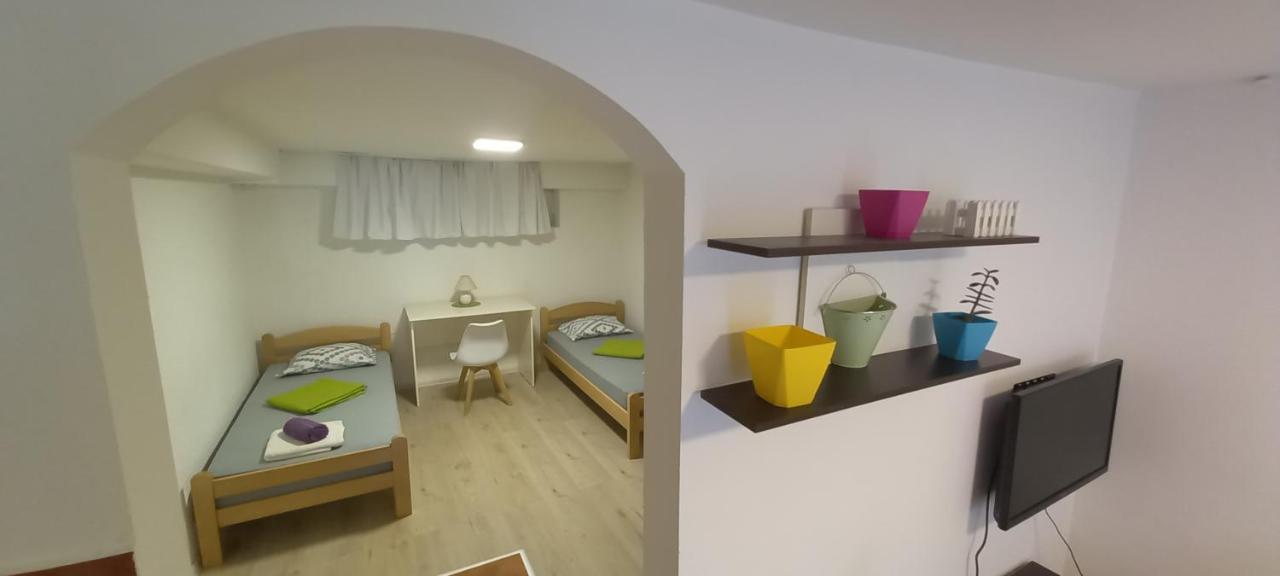 Jani Apartment City Skopje City ​​Center Buitenkant foto