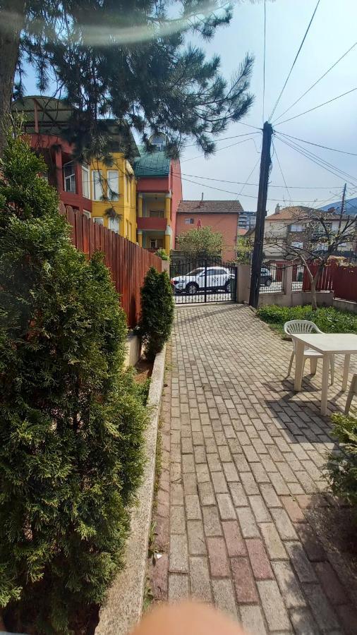 Jani Apartment City Skopje City ​​Center Buitenkant foto